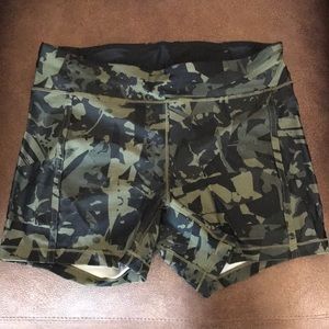 Lululemon water shorts size 8